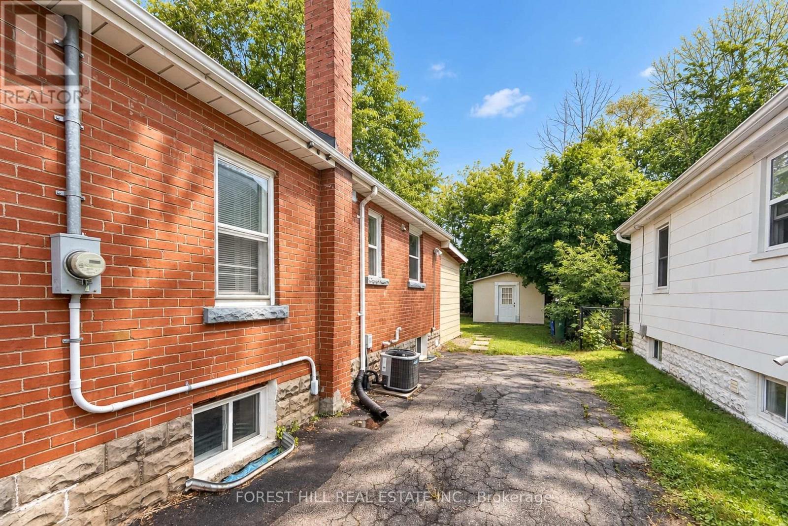 29 THORNDALE STREET S - 43