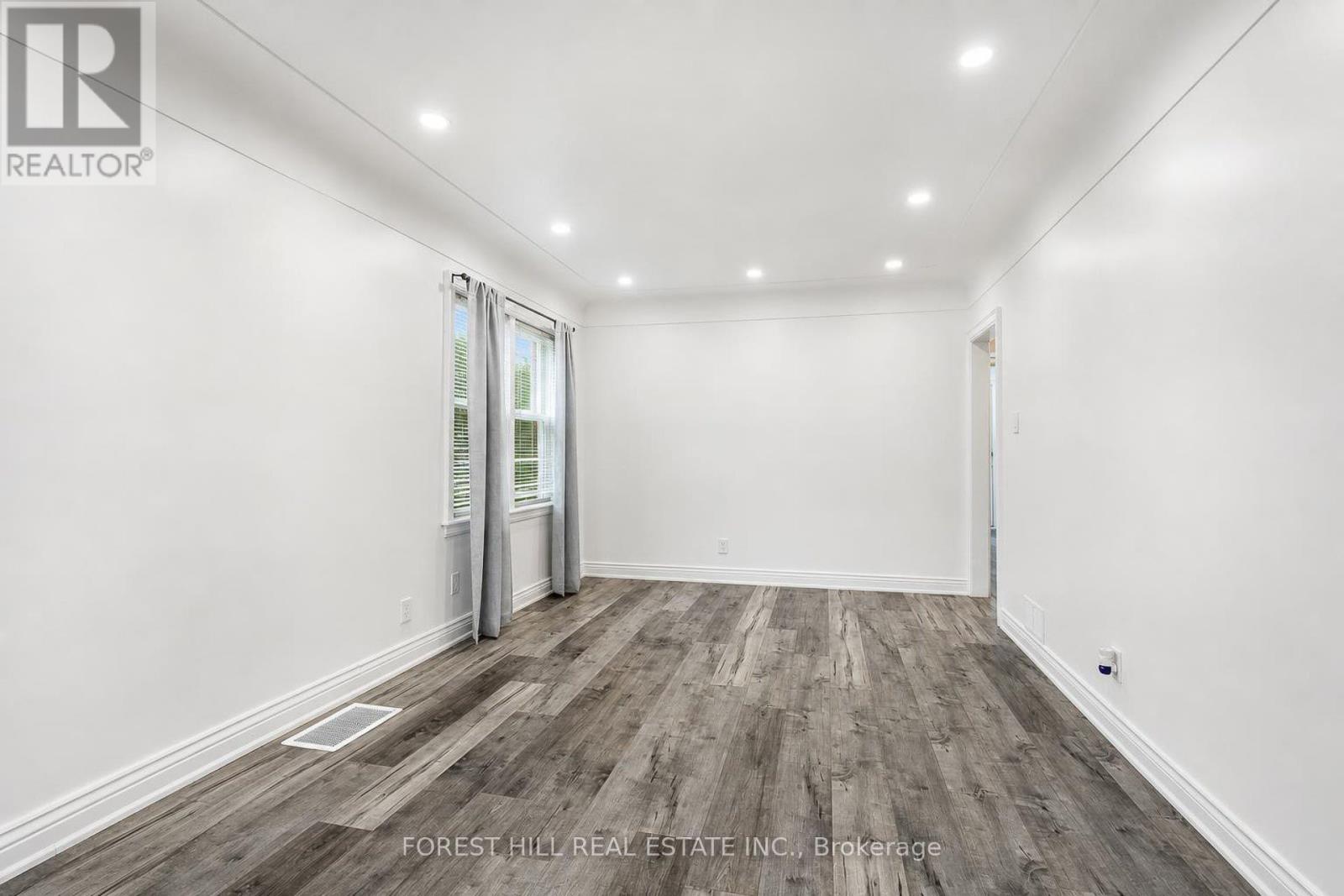 29 THORNDALE STREET S - 6
