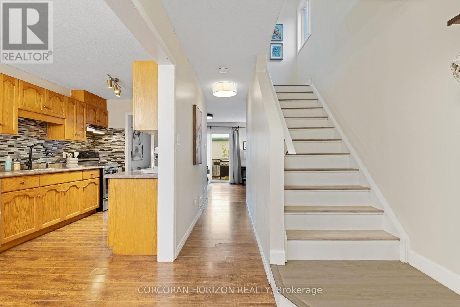 15 FARRELL LANE - 23