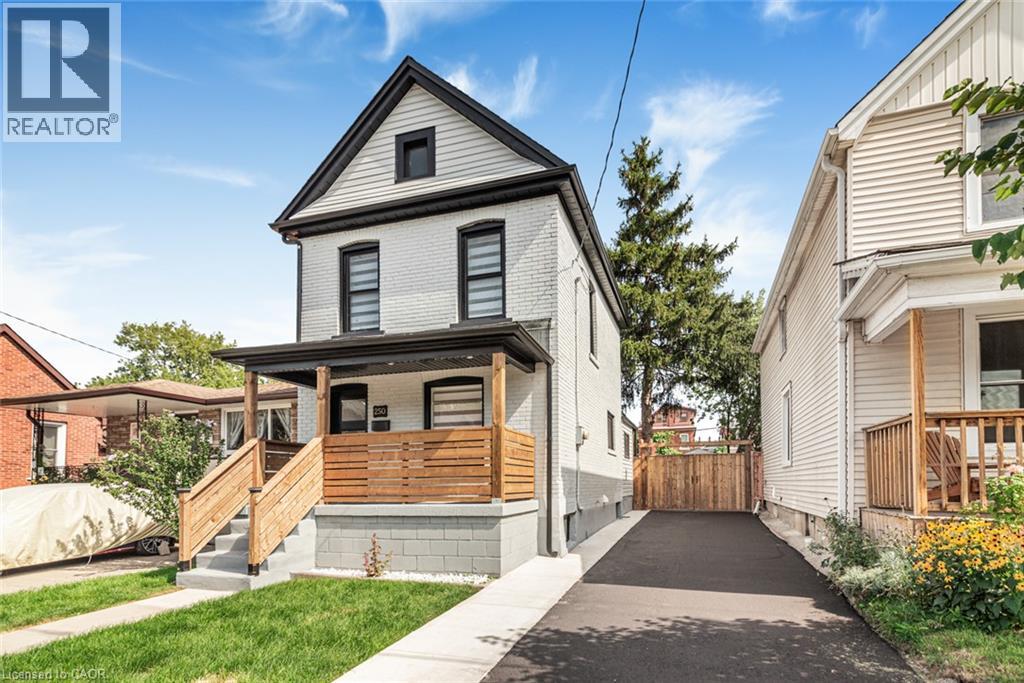 Photo of 250 ROSSLYN Avenue
