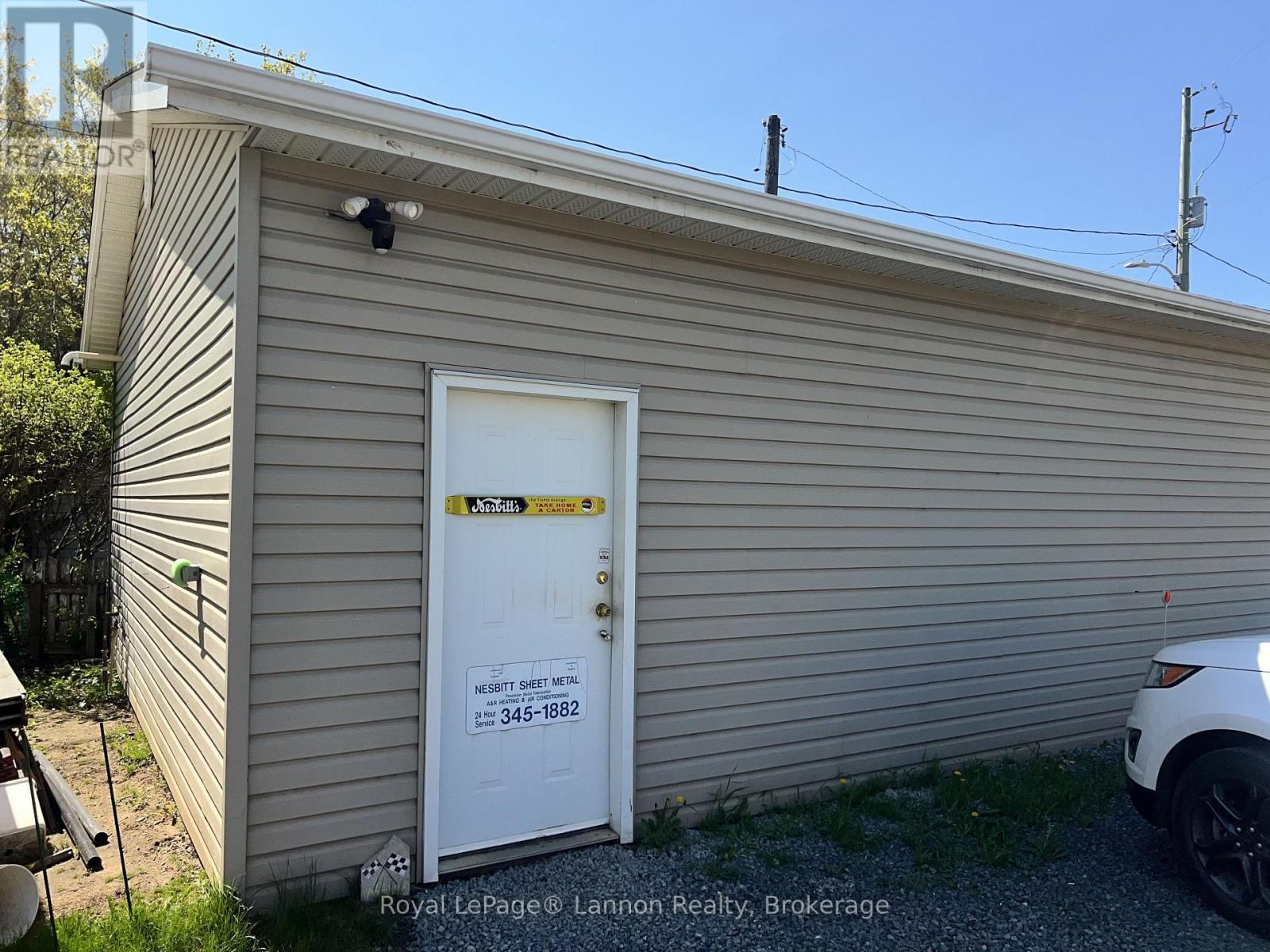 715 MAY STREET N - Image 26