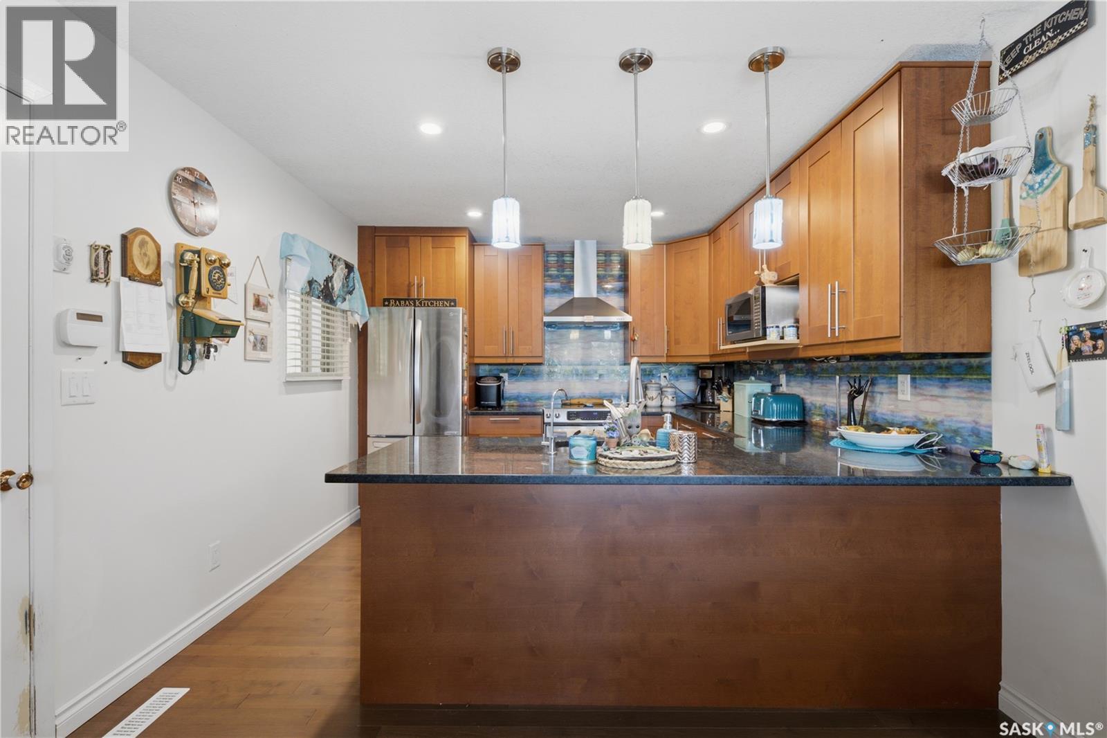 5 Elm AVENUE - 2