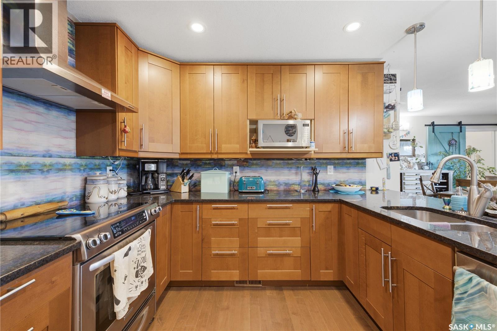 5 Elm AVENUE - 4