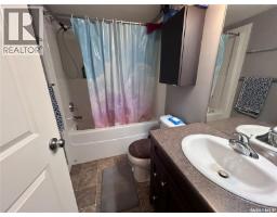 305 308 Petterson Drive, Estevan, SK S4A2B8 Photo 16
