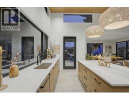 Foyer - 721 Pinehaven Court, Kelowna, BC V1V2Y3 Photo 14