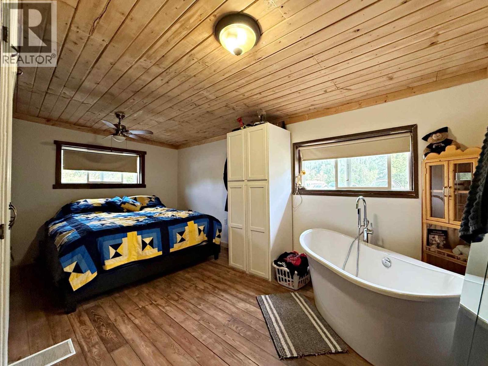 3320 Birch Island Lost Creek Road, Clearwater