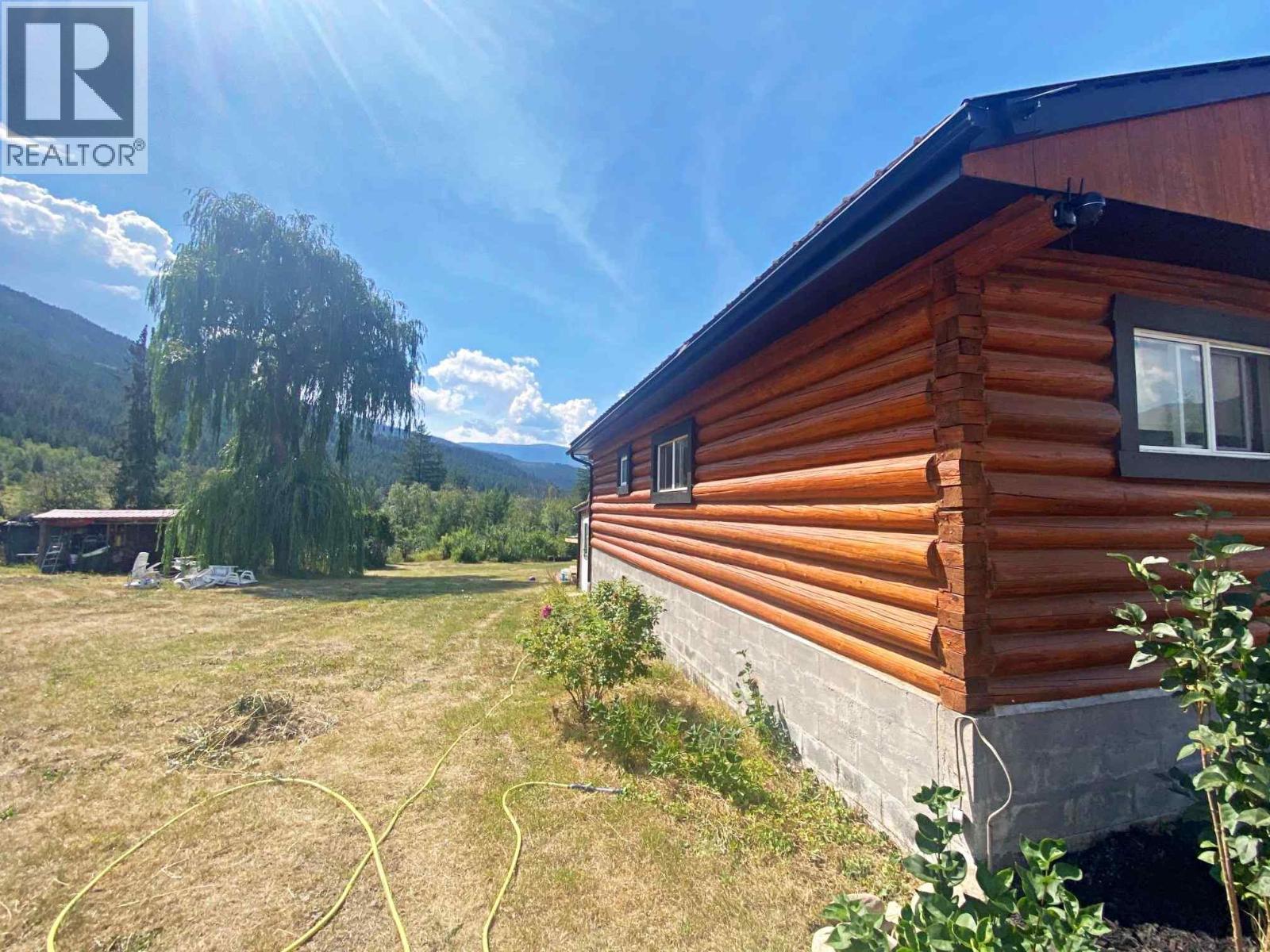 3320 Birch Island Lost Creek Road, Clearwater