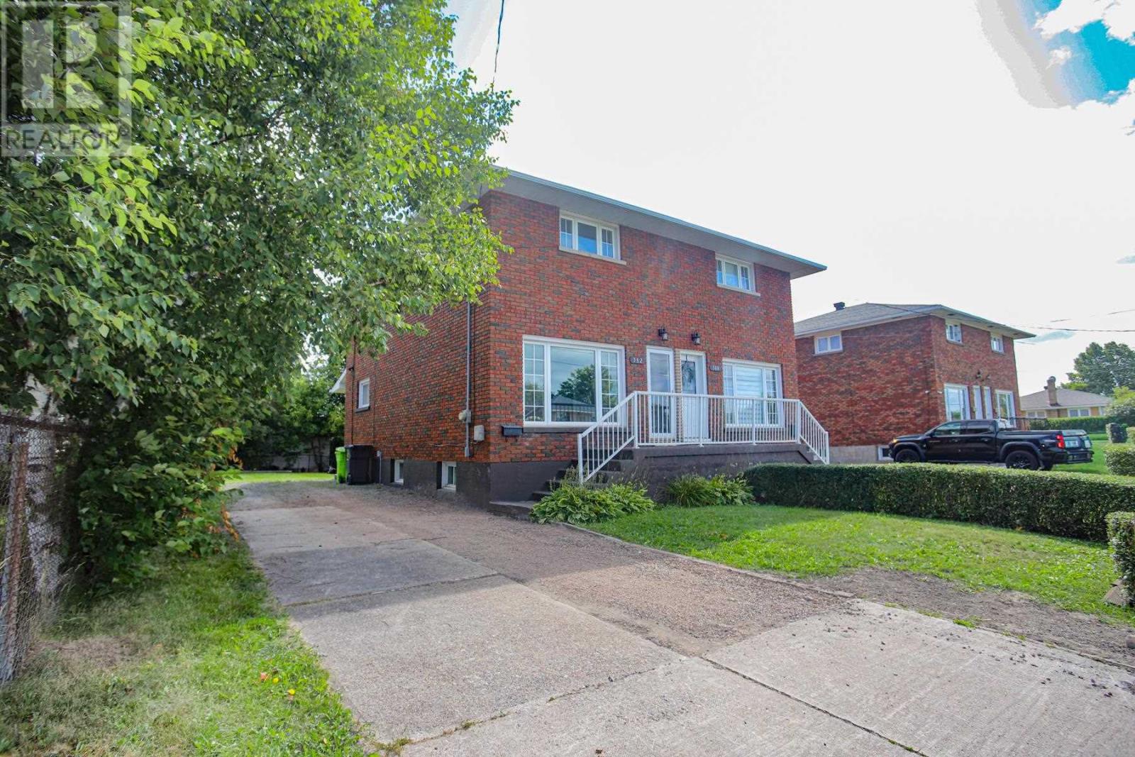 382 Farwell TER, Sault Ste. Marie — photo 2