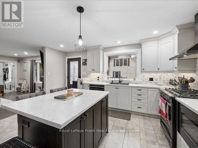 11 MAPLE STREET N - 11