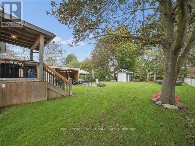 11 MAPLE STREET N - 36