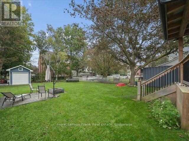 11 MAPLE STREET N - 38