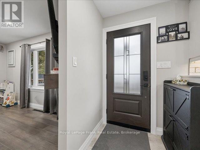 11 MAPLE STREET N - 4