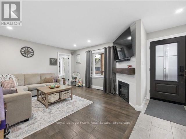 11 MAPLE STREET N - 5