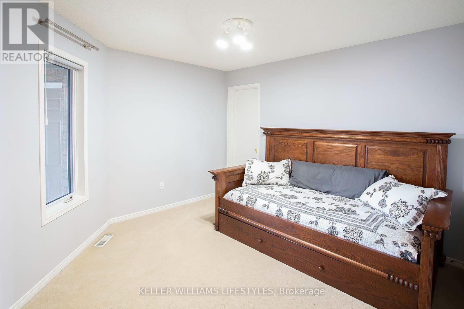 #21 861 SHELBORNE STREET - 18