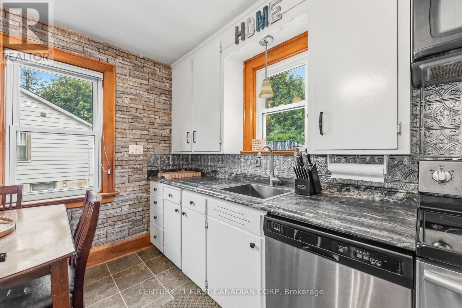198 TRAFALGAR STREET - 20