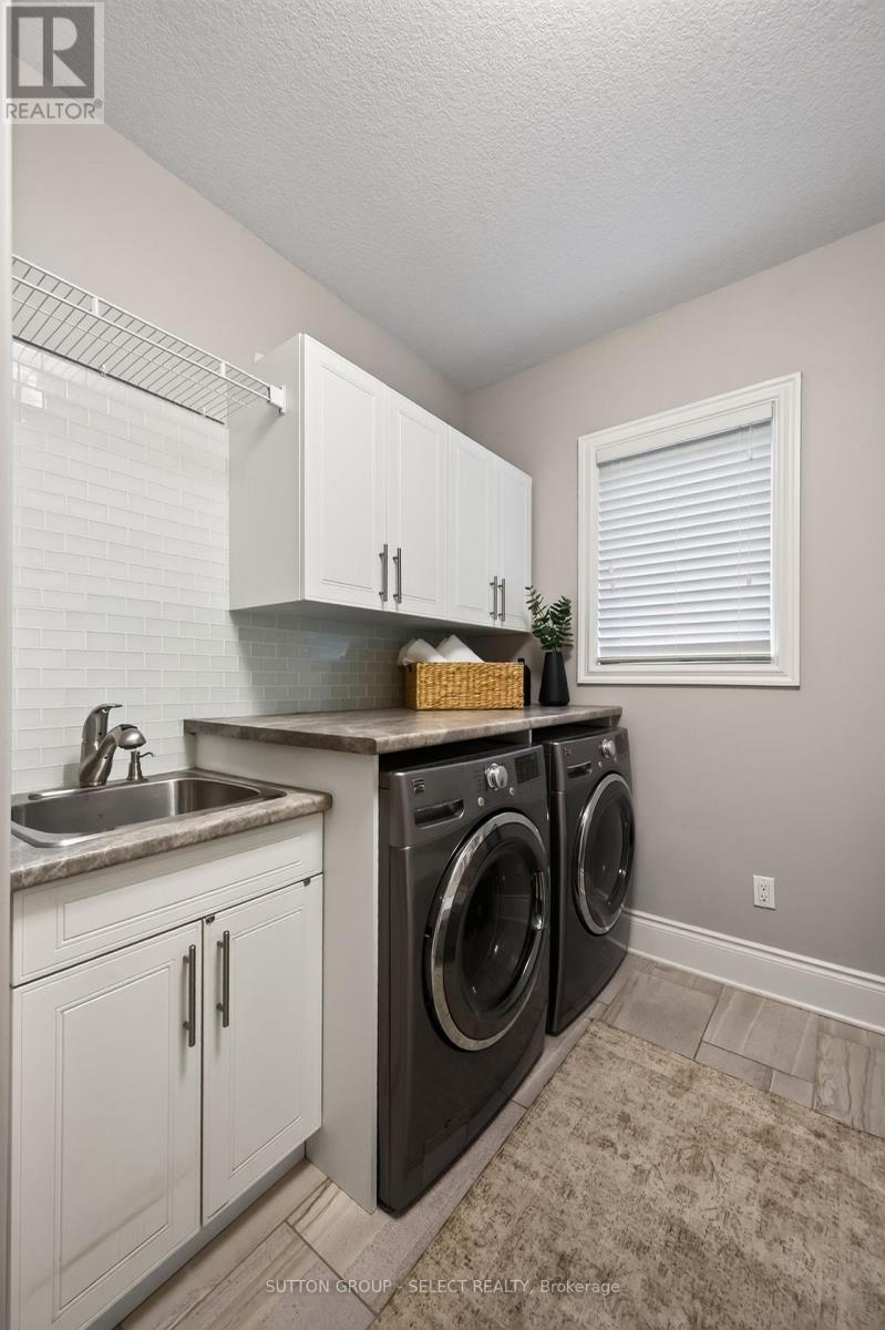 881 FOXCREEK ROAD - Image 17