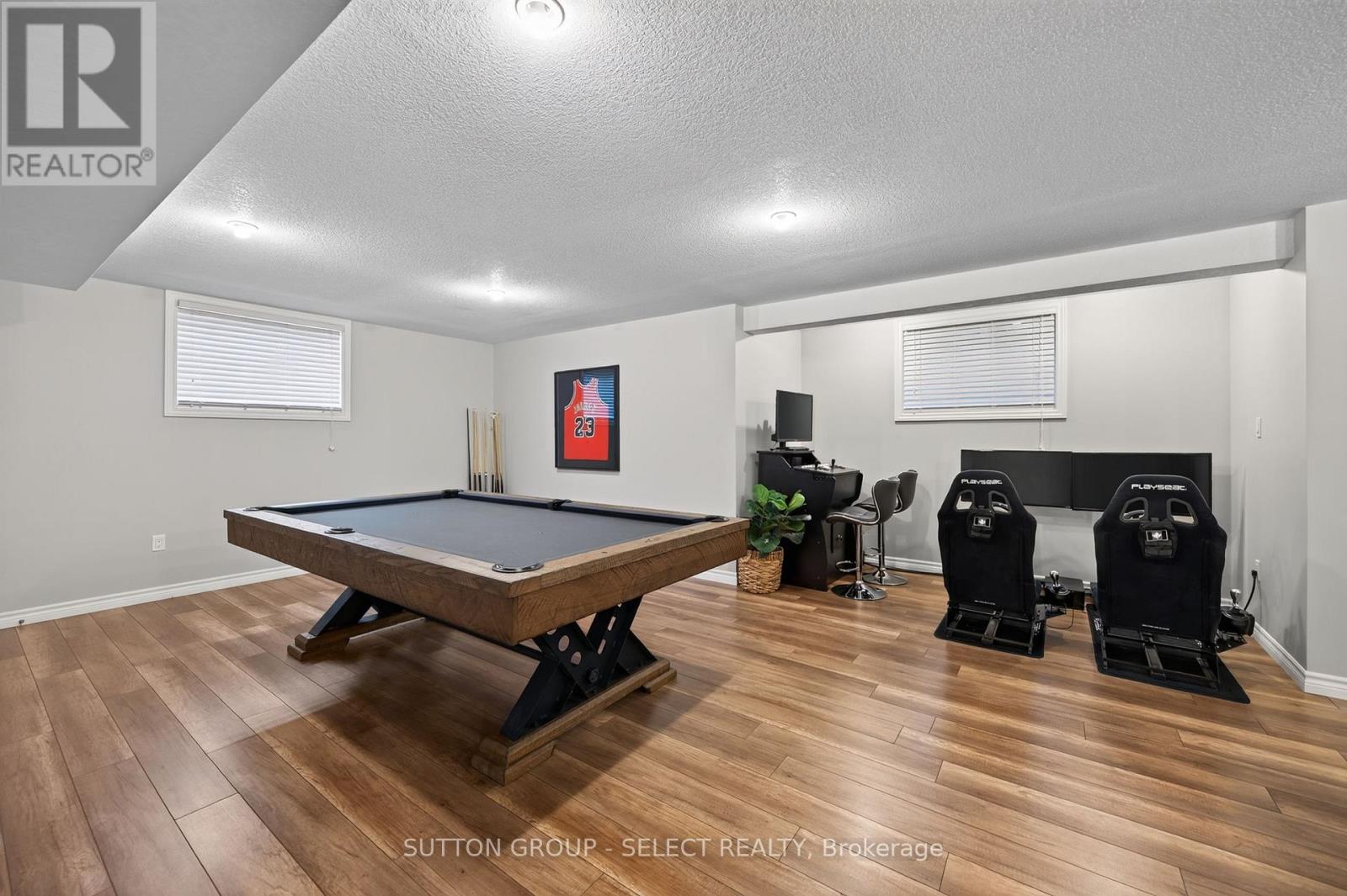 881 FOXCREEK ROAD - Image 35