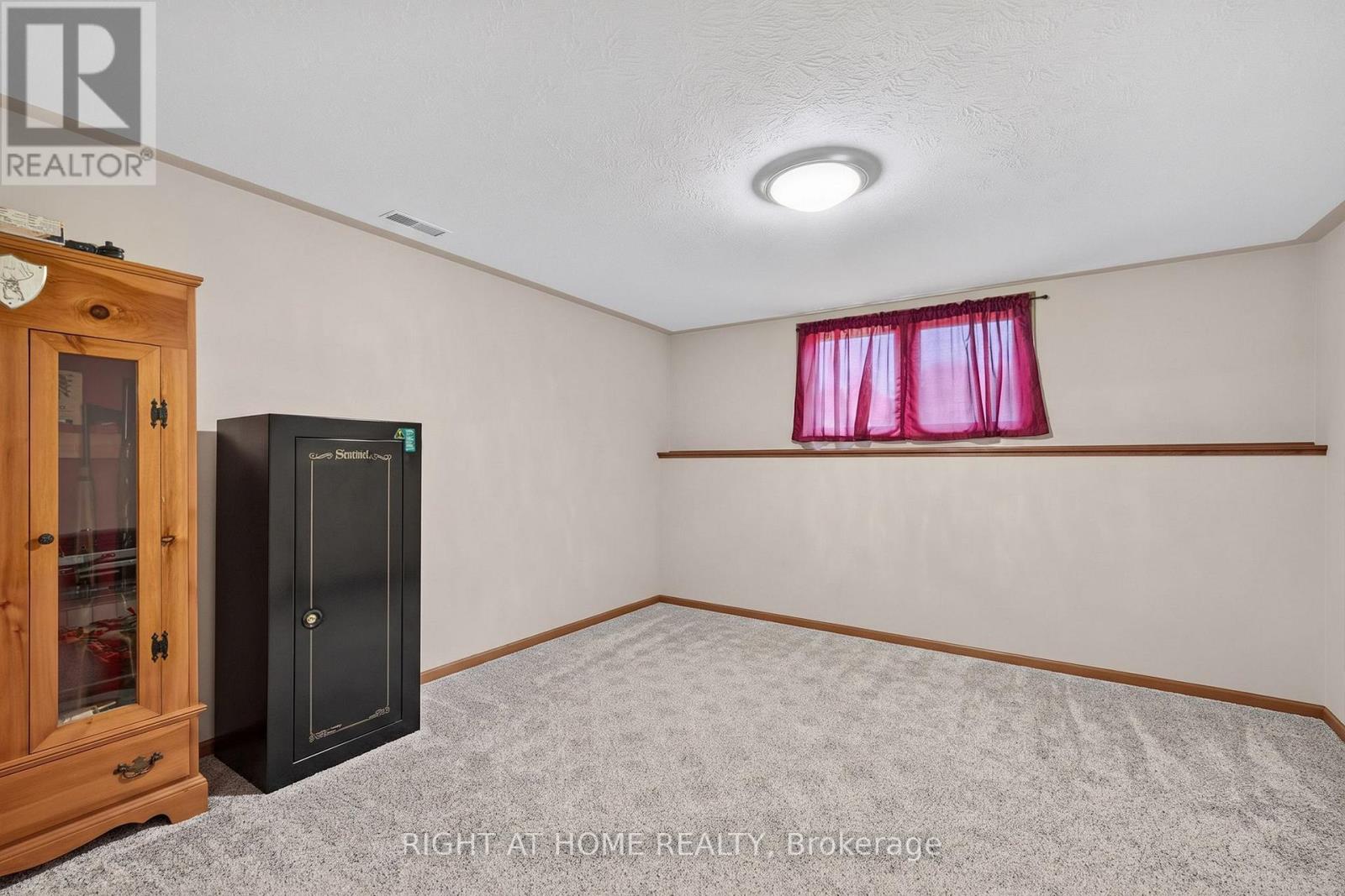 13 ST LADISLAUS STREET - 28