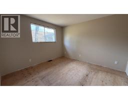 4953 Telqua Drive, 108 Mile Ranch, BC V0K2E1 Photo 13