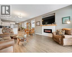 Living room - 351 Warren Avenue W Unit# 42, Penticton, BC V2A3N2 Photo 7