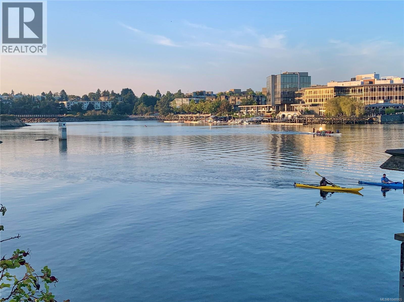 #401 797 Tyee Rd - 39