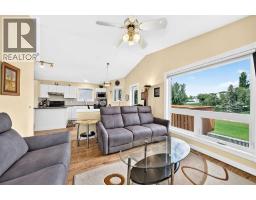 4pc Bathroom - 50 Somerside Manor Sw, Calgary, AB T2Y3G4 Photo 15