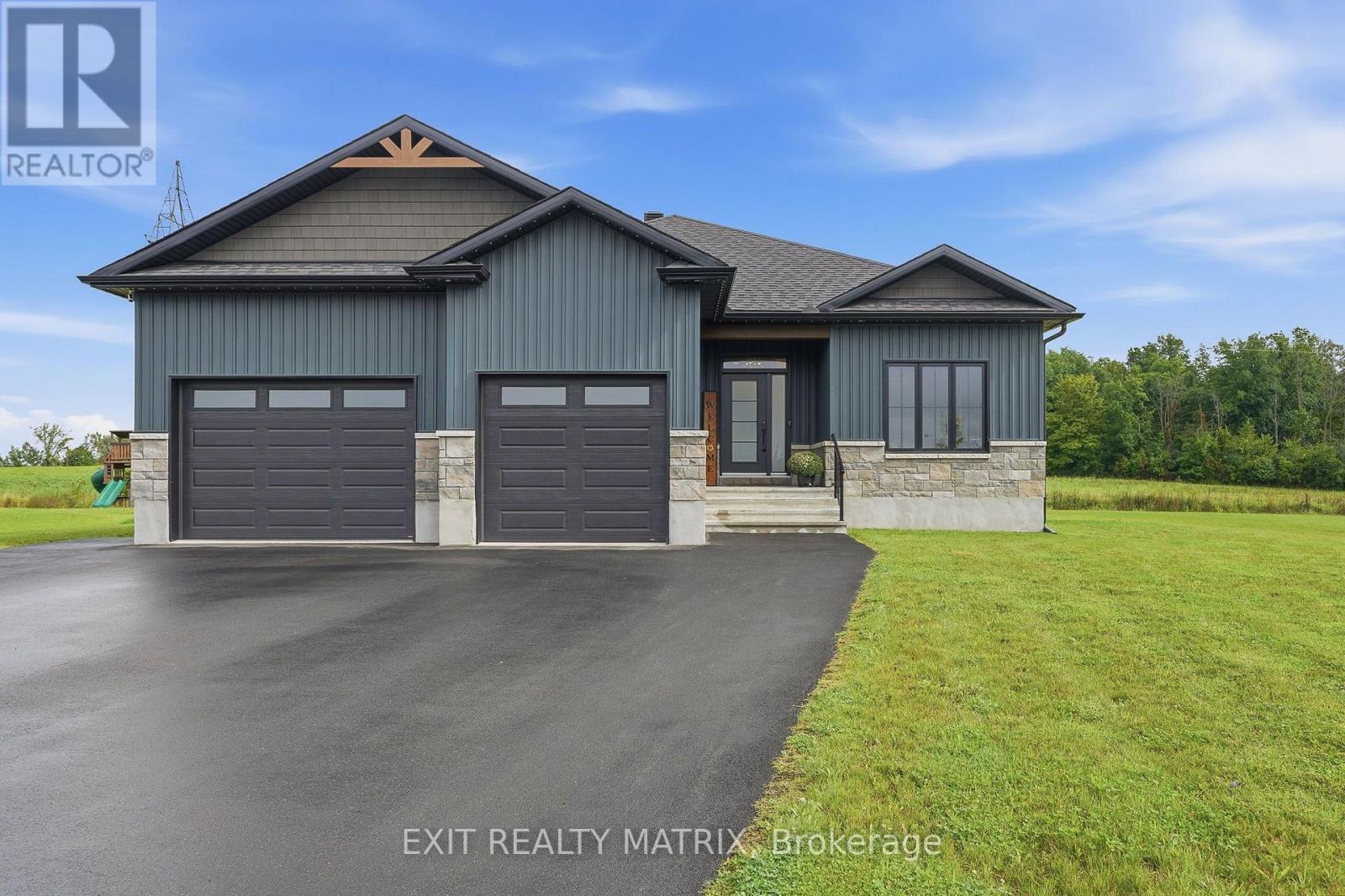 256 TRUDEAU CRESCENT - 1