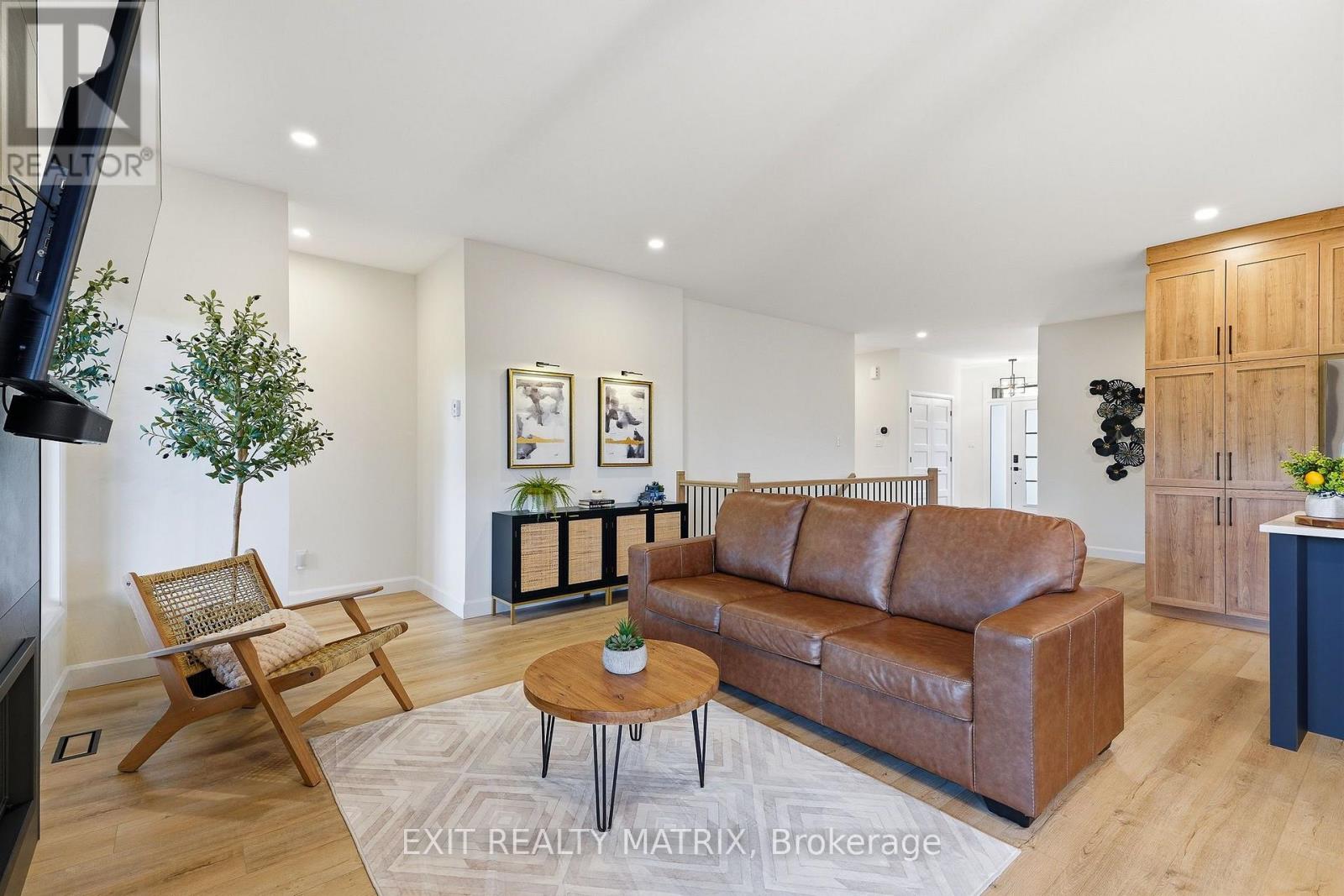 256 TRUDEAU CRESCENT - 12