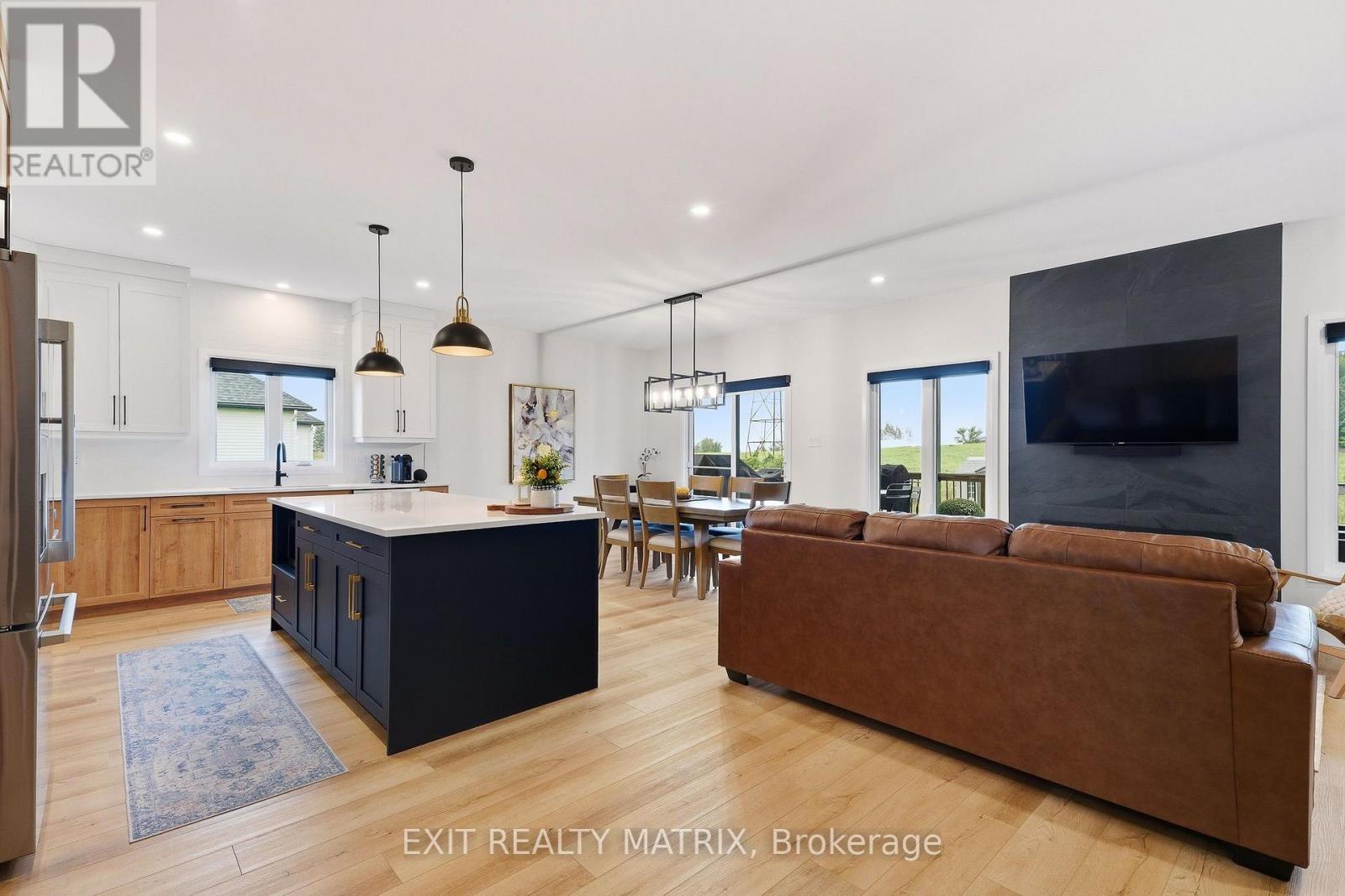 256 TRUDEAU CRESCENT - 4