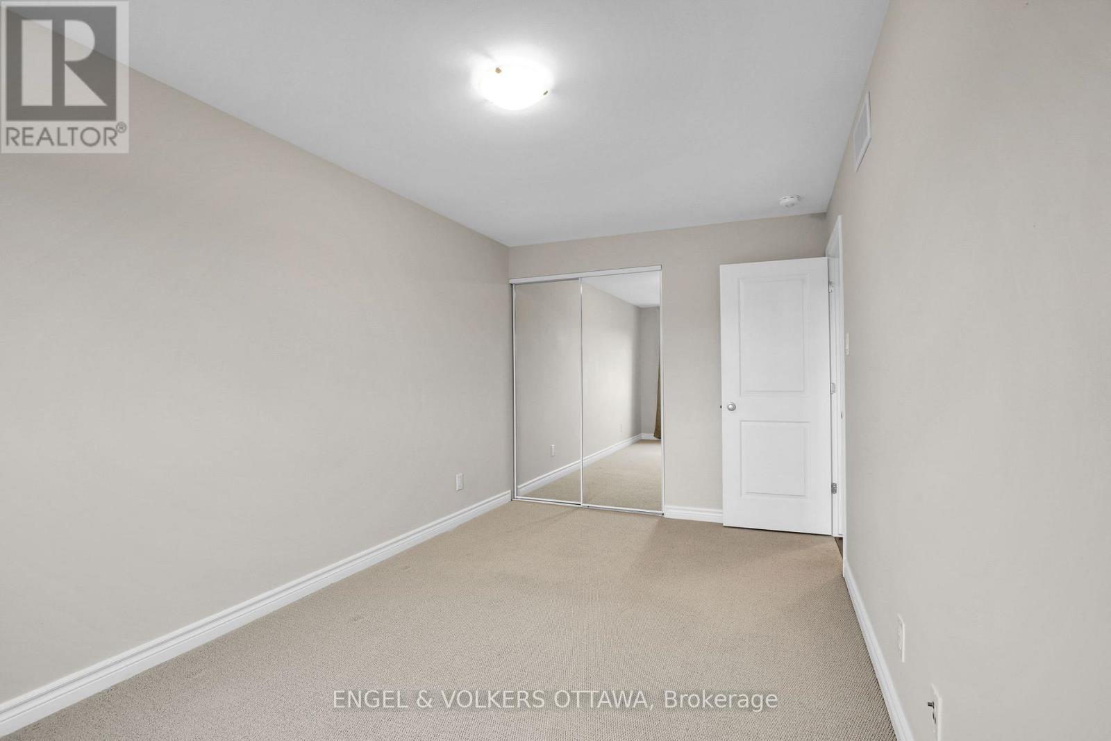 3 Bed, 3 Bath House for Sale in Ottawa – 765 DEARBORN PRIVATE W, Ottawa – MLS# X13768578 - Image 19