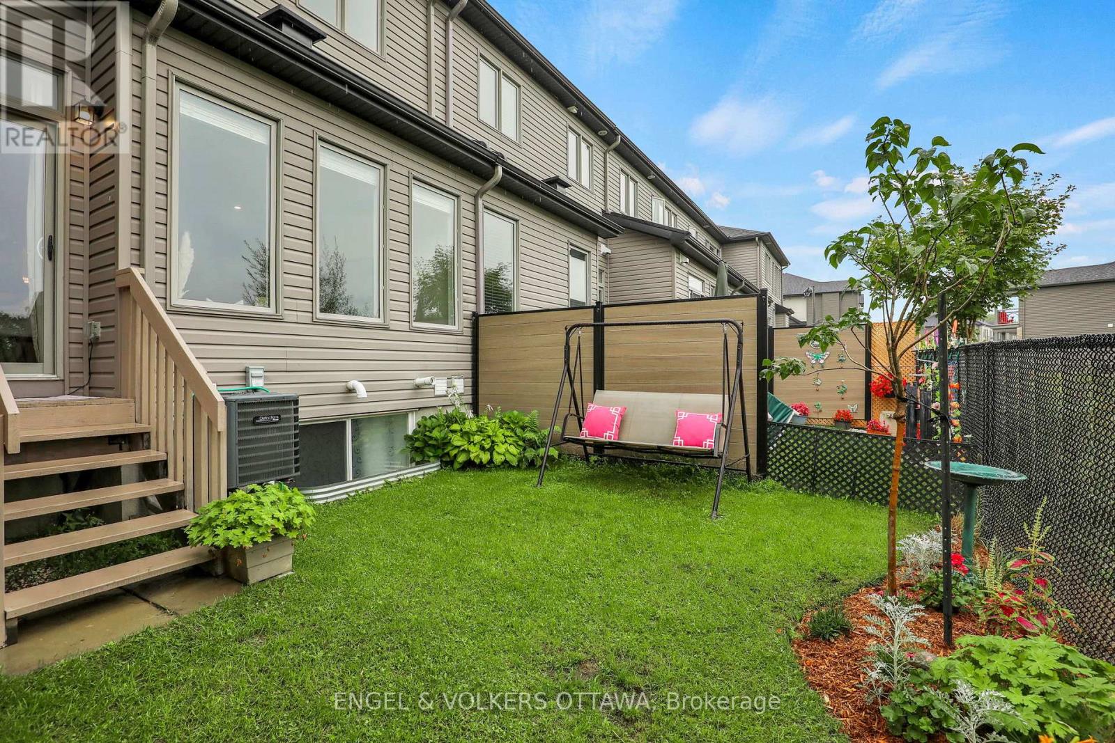 3 Bed, 3 Bath House for Sale in Ottawa – 765 DEARBORN PRIVATE W, Ottawa – MLS# X13768578 - Image 27