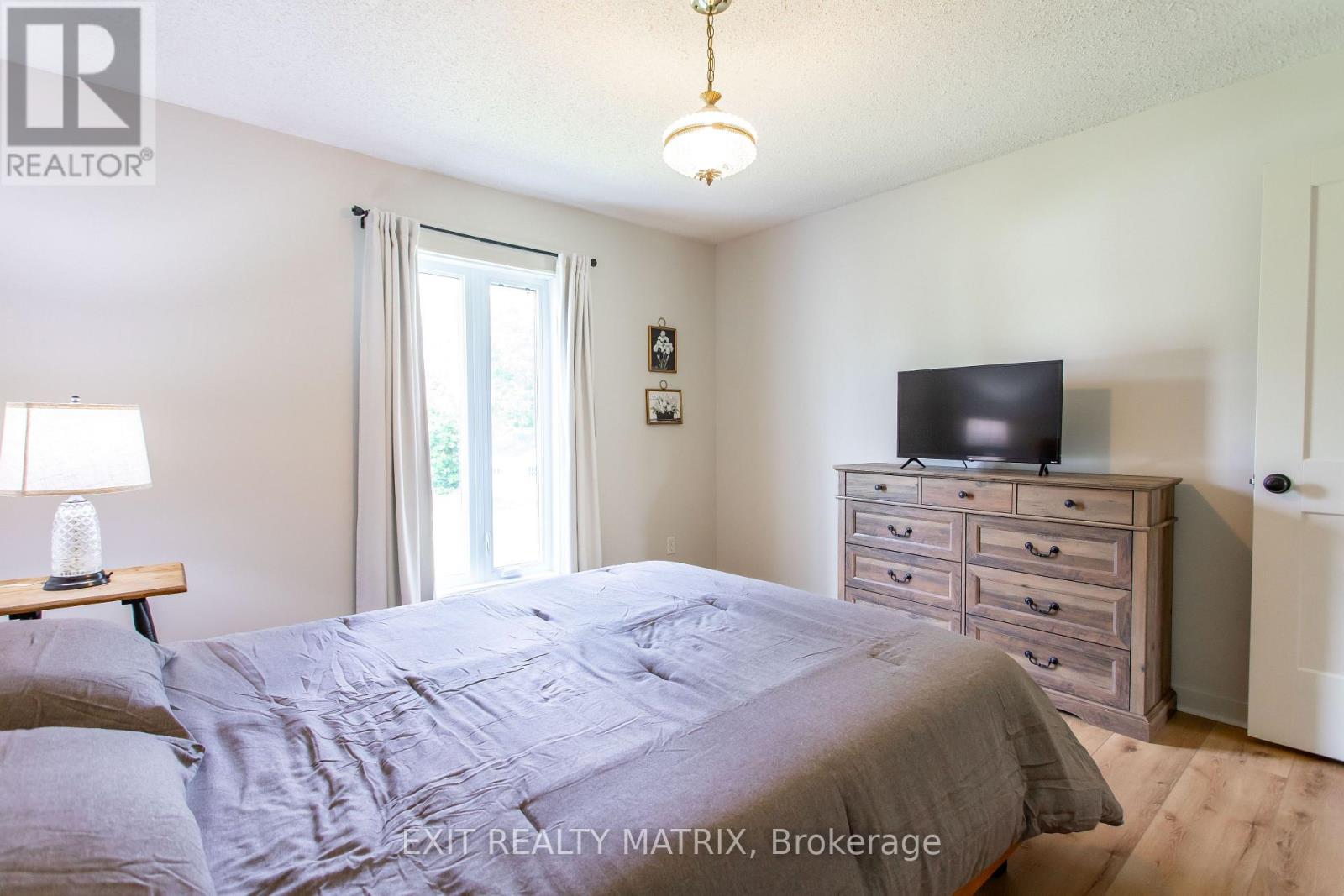 2 Bed, 1 Bath House for Sale in Russell – 207 MARION STREET, Russell – MLS# X13768638 - Image 24