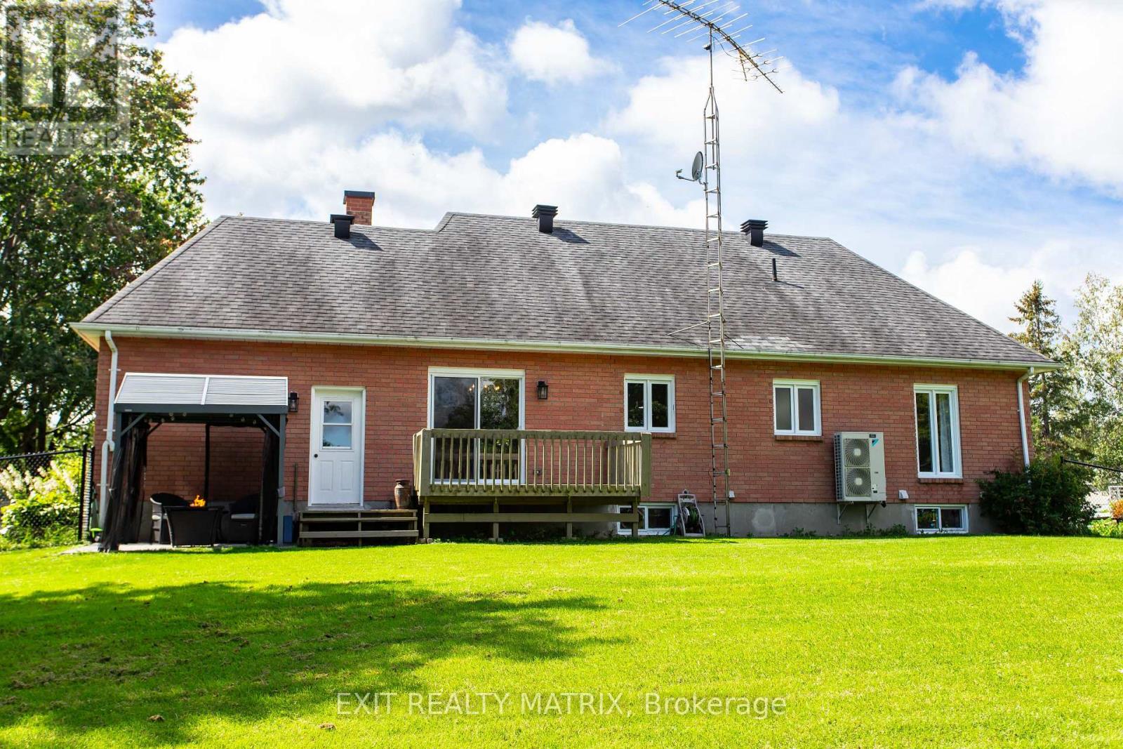 2 Bed, 1 Bath House for Sale in Russell – 207 MARION STREET, Russell – MLS# X13768638 - Image 36