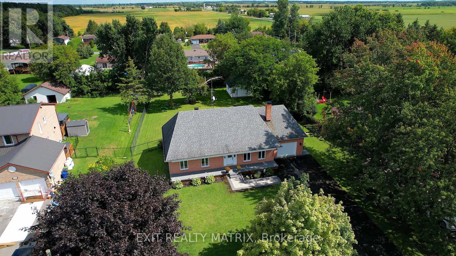 2 Bed, 1 Bath House for Sale in Russell – 207 MARION STREET, Russell – MLS# X13768638 - Image 43
