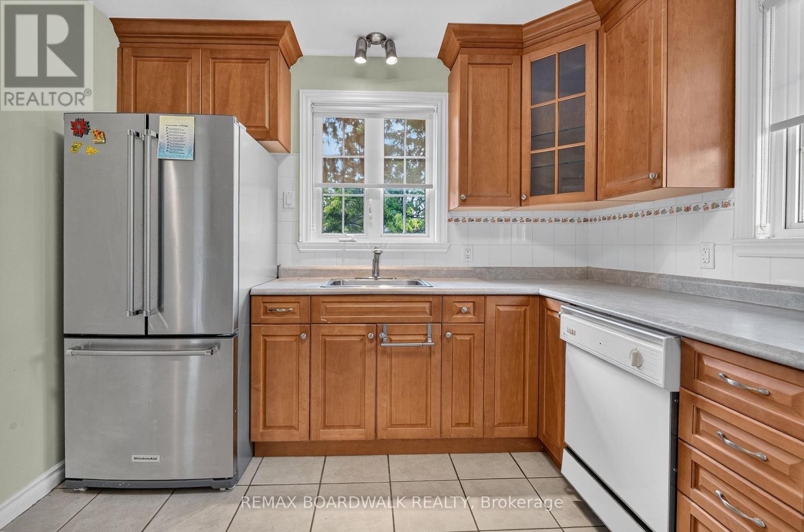 583 DONALD STREET - 12