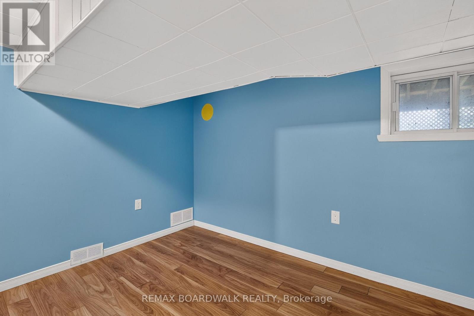 583 DONALD STREET - 38