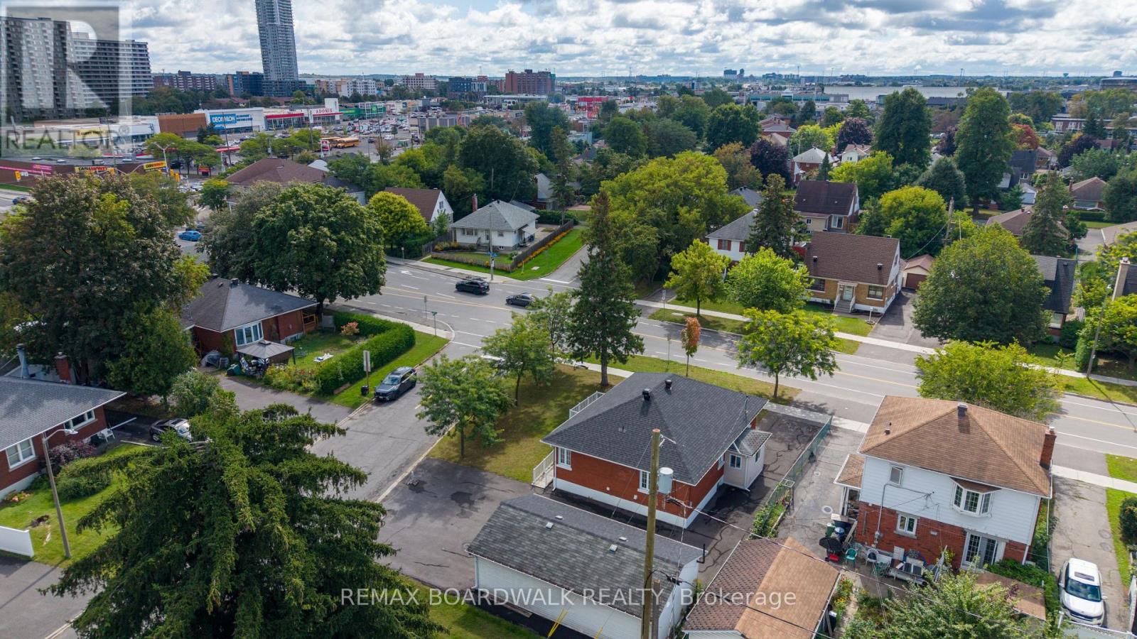 583 DONALD STREET - 44