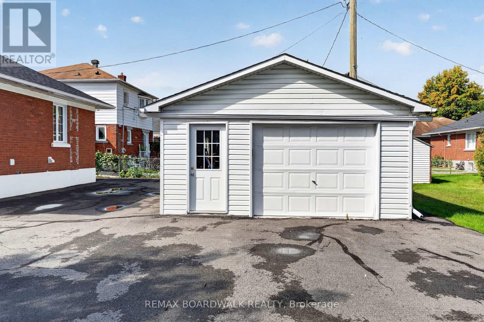 583 DONALD STREET - 9