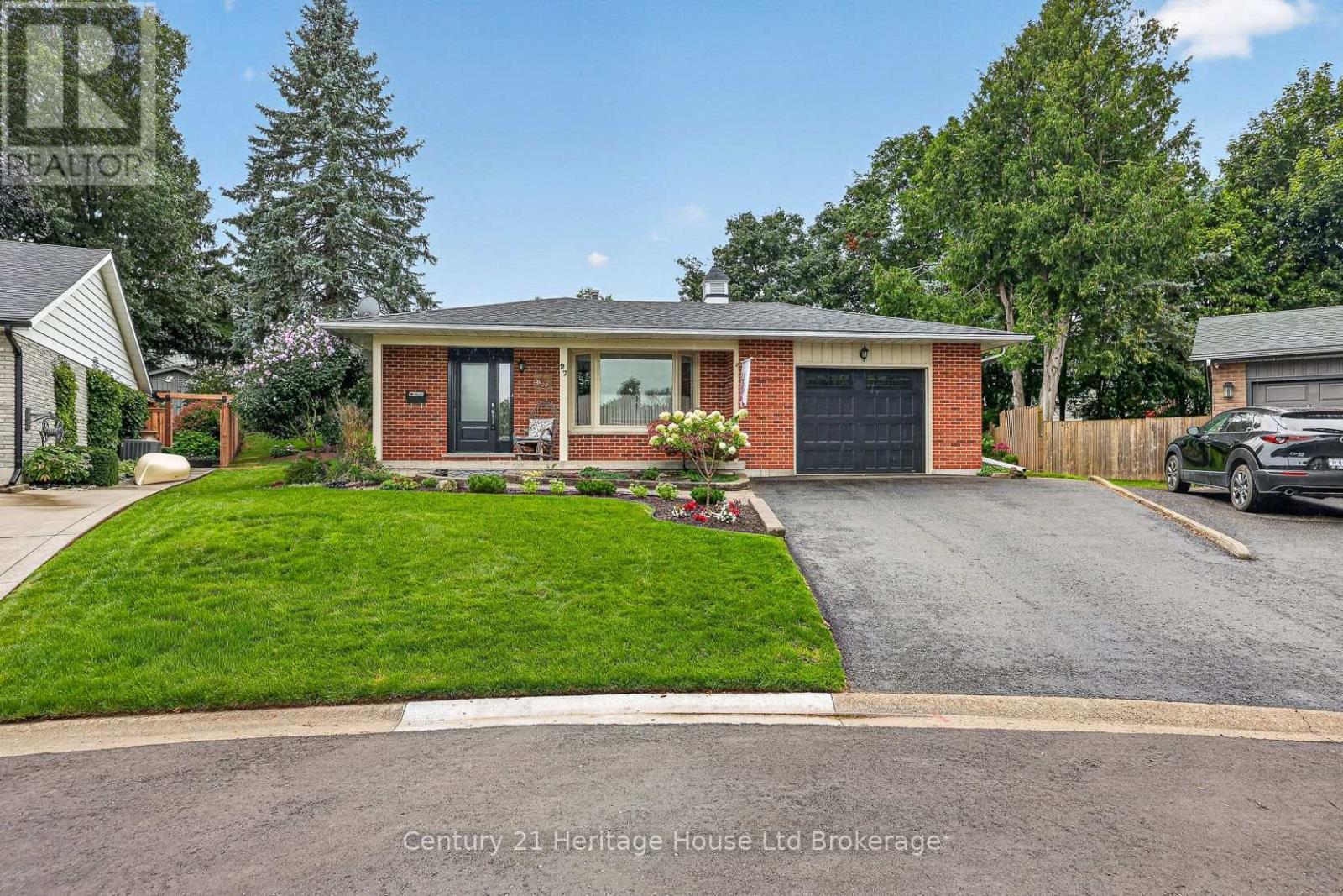 27 SILCOX PLACE, Woodstock (Woodstock - North) — photo 9