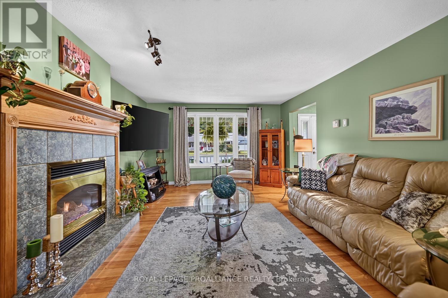 132 KINGSTON CRESCENT - Image 10
