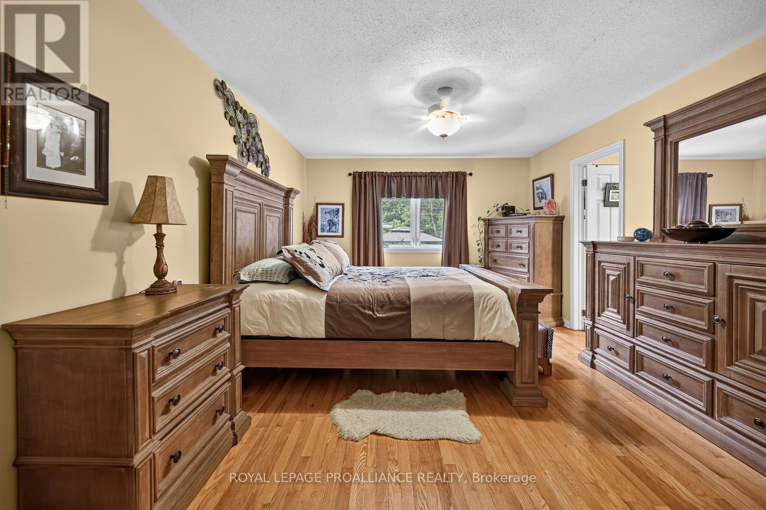 132 KINGSTON CRESCENT - Image 15