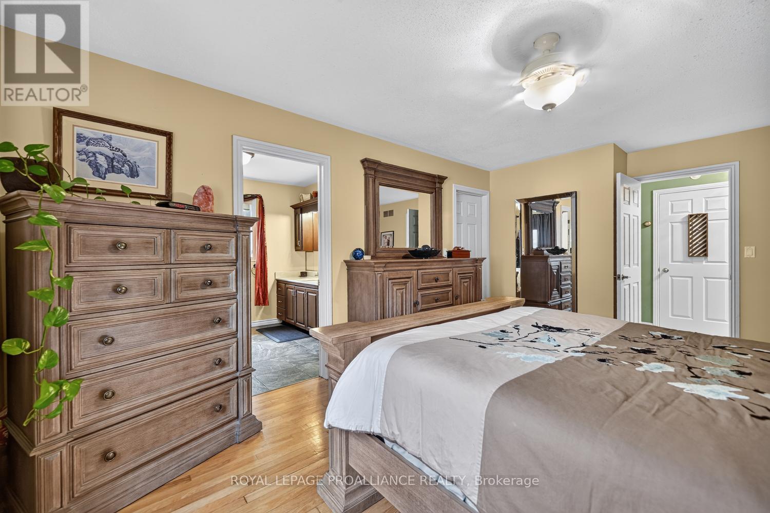 132 KINGSTON CRESCENT - Image 16