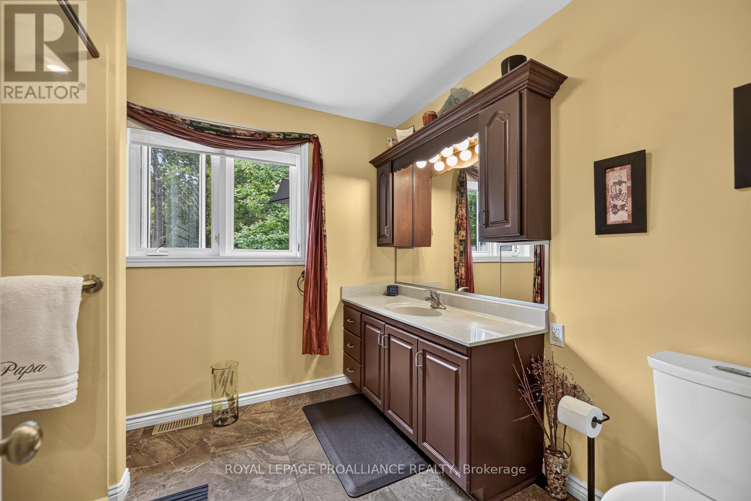 132 KINGSTON CRESCENT - 17