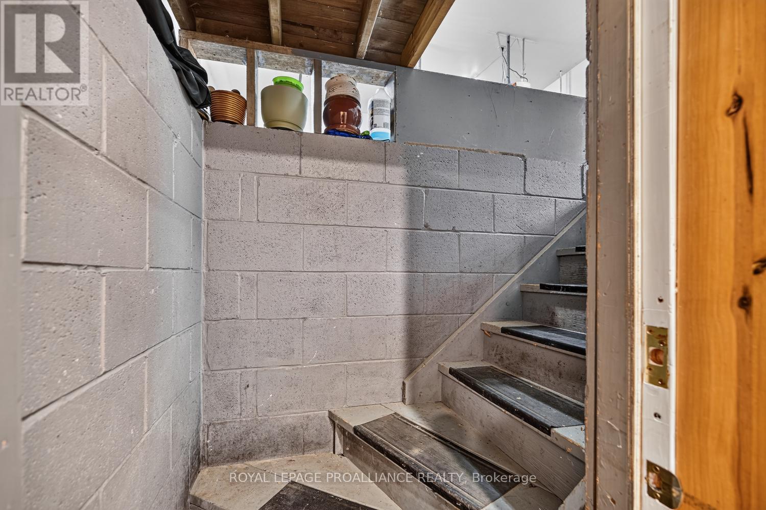 132 KINGSTON CRESCENT - Image 27