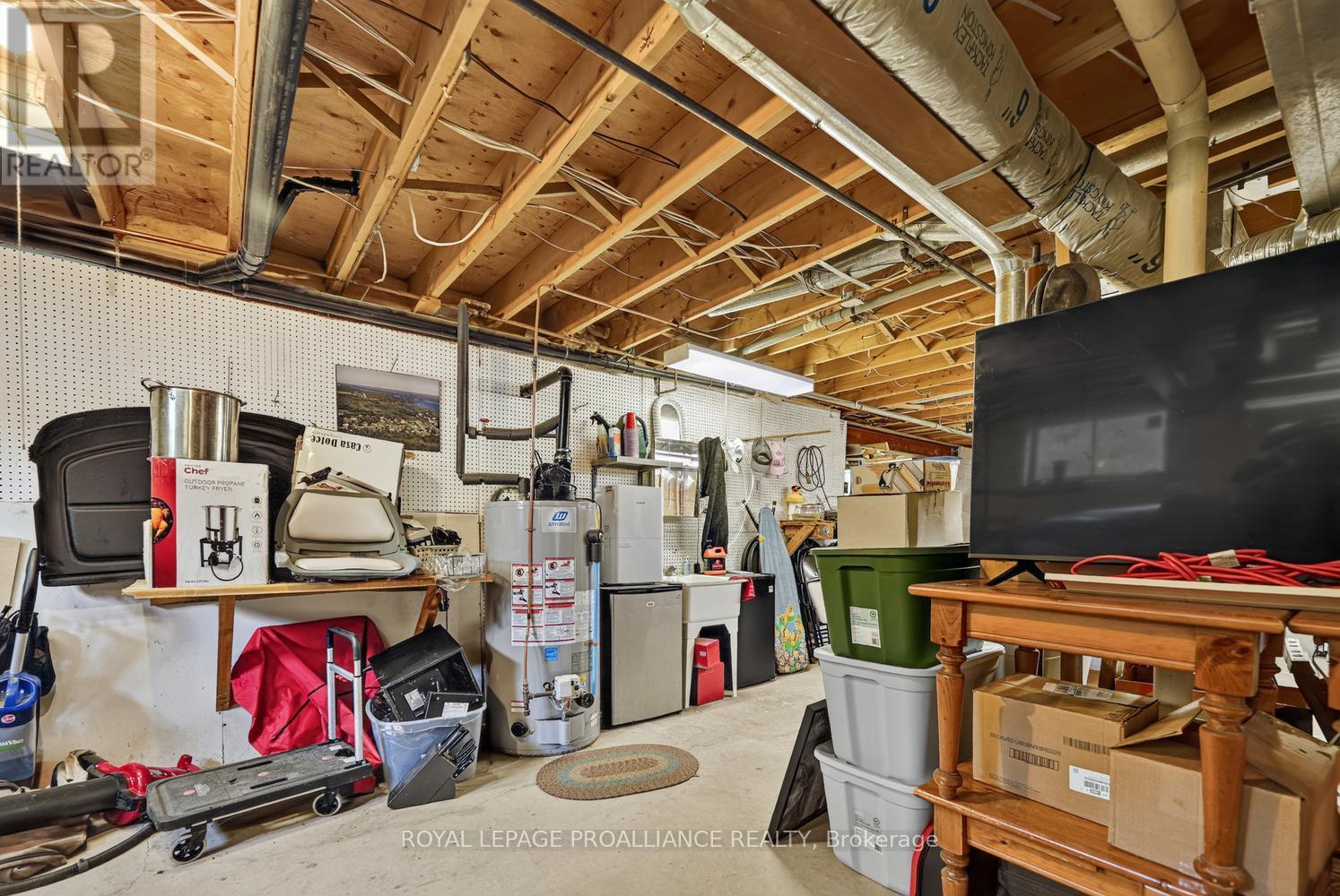 132 KINGSTON CRESCENT - Image 28
