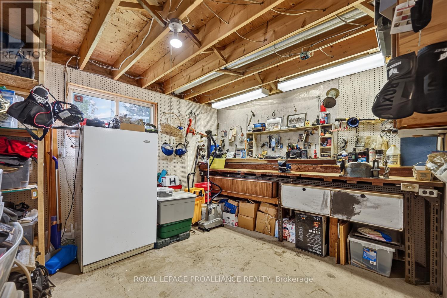 132 KINGSTON CRESCENT - 29