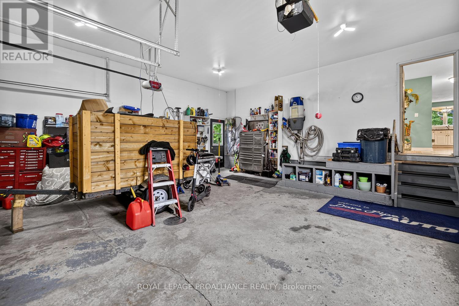 132 KINGSTON CRESCENT - 32
