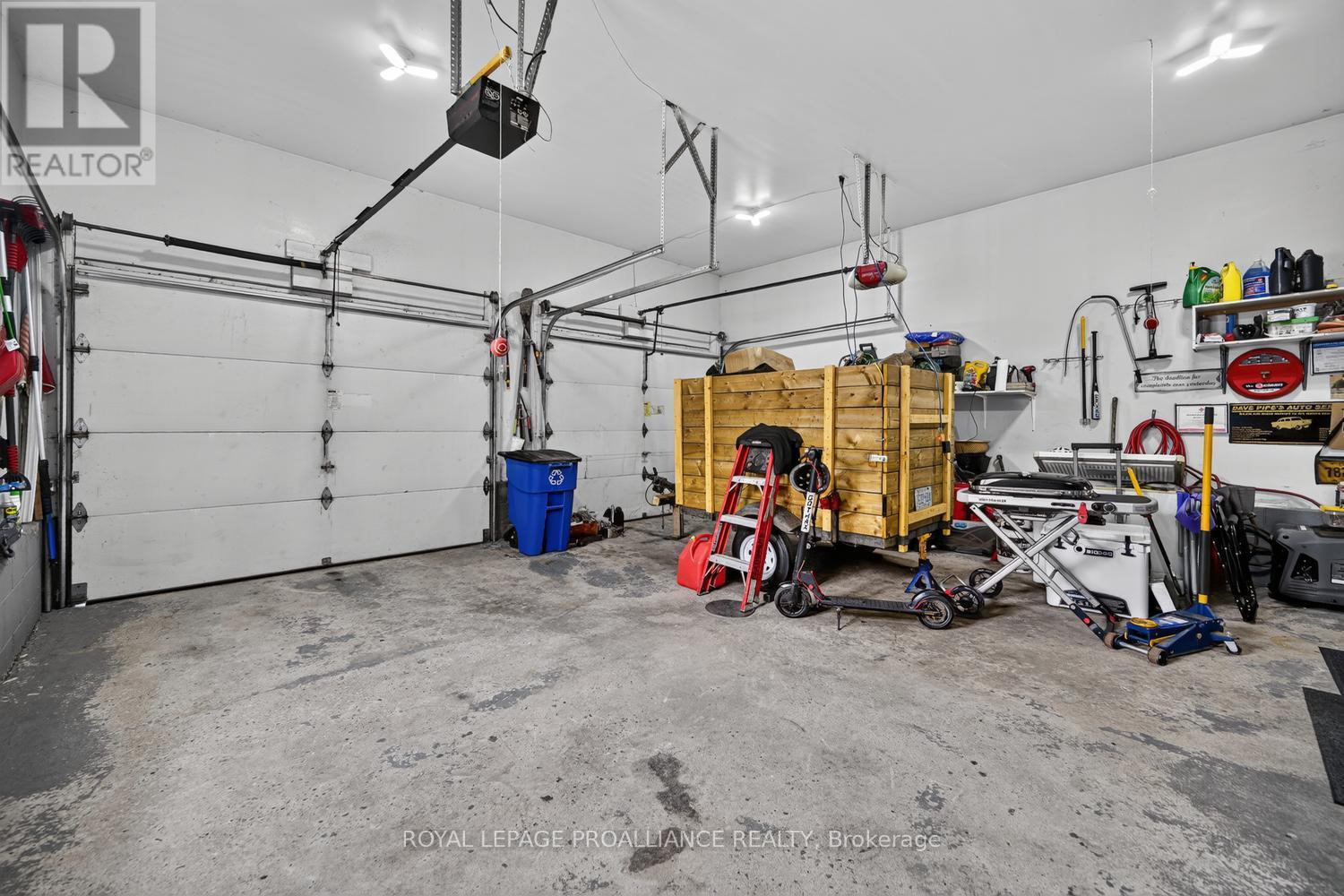 132 KINGSTON CRESCENT - 33