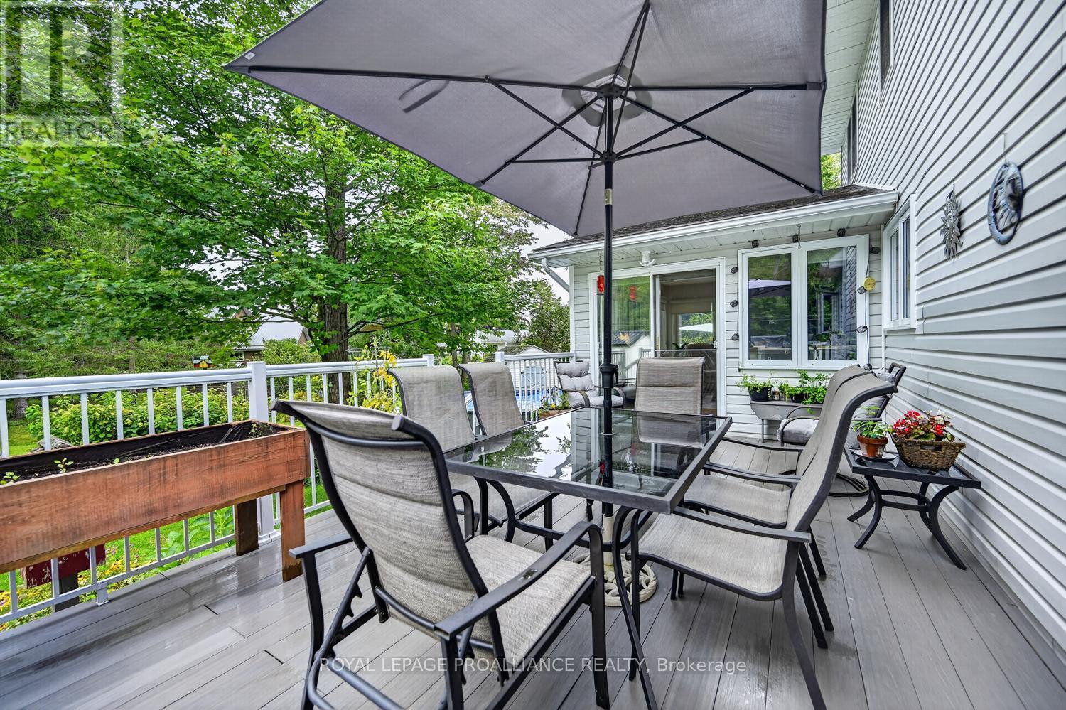 132 KINGSTON CRESCENT - 34