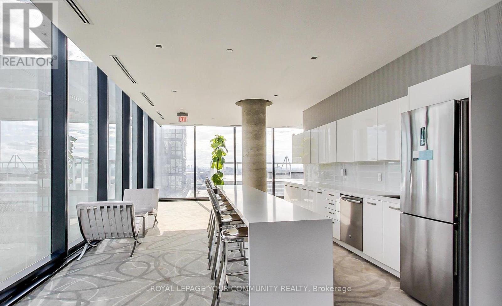 #403 11 CHARLOTTE STREET - 11